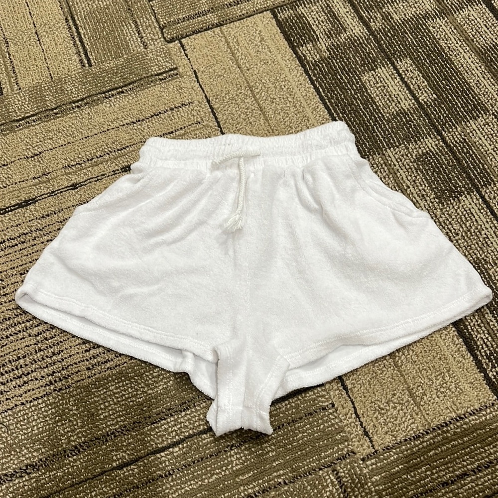 NWOT!! Dippin’ Daisy’s Towel Shorts